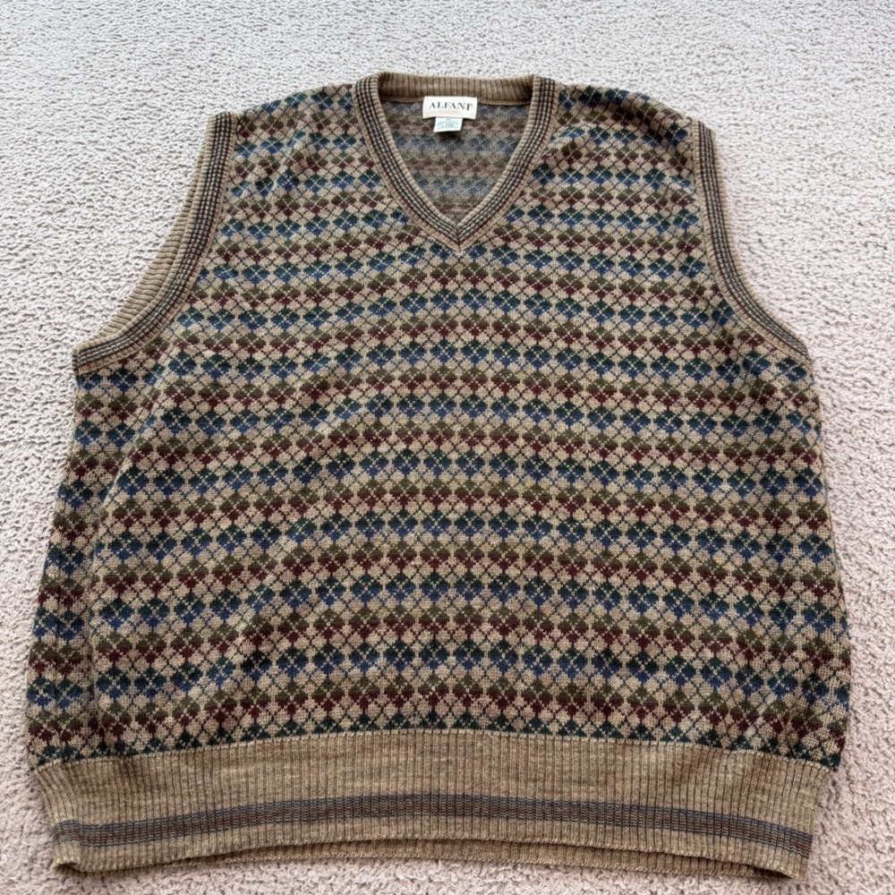 Vintage Alfani Men XL Tan Geometric Diamond V-Neck Sweater Vest Made in Italy